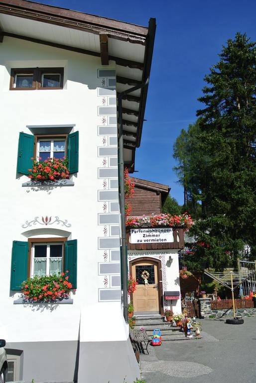 Pension Hof Zur Stilli Davos Exterior photo